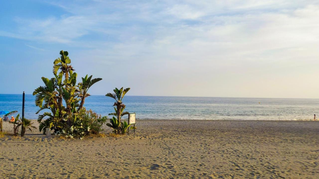 Laguna Beach Costasol - Alojamientos La Torre تورّوكس كوستا المظهر الخارجي الصورة